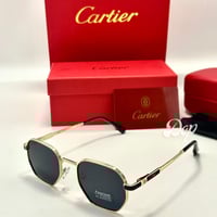 نظارة كارتير ذهبي بعدسة سوداء صغيرة