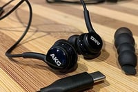 سماعة أذن سلكيه تاب سي شركة SAMSUNG