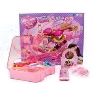 صانع الشريط مع فلة