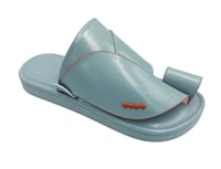 نعال شرقي سادة بإصبع لون لبني