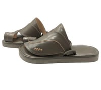 نعال شرقي سادة زيتي تصميم باصبع