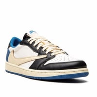 Jordan x Travis Scott Air Jordan 1 Low OG SP sneak...