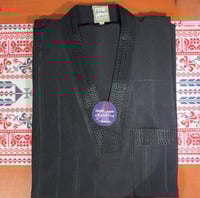 ثوب سبعة اسود سادة ( المدني ) شبيهة لشركة الشبرا