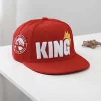 كاب KING لون احمر