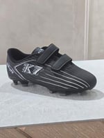 حذاء كرة قدم اسود شبابي