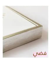 هجان بالزي التقليدي على ظهر جمله مرسوم على لوحة جد...