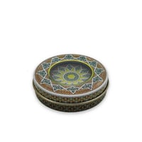 علب زعفران فارغة