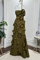 فستان زيتوني مزين بتطريز ورود