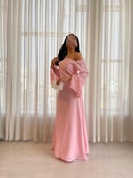 فستان وردي بكتف واحد مزين بلؤلؤ