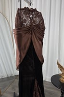 فستان سهرة انيق بلمسات دانتيل