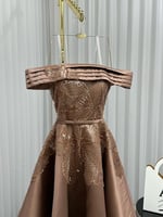 فستان سهرة انيق بتطريز مميز