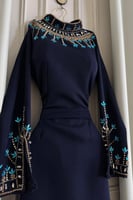 جلابية سوداء بتطريز مميز