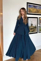 فستان بليسيه مميز باللون البترولي