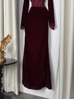 فستان سهرة عودي بتطريز ناعم