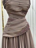 فستان سهرة بليسيه بتطريز انيق