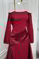 فستان عودي مميز بربطة على الخصر