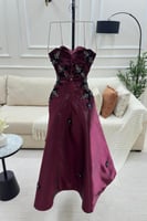 فستان سهرة ميدي بتطريز مميز