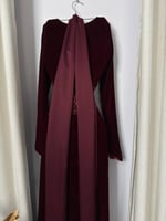 فستان سهرة عودي بتطريز ناعم