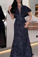 فستان سهرة كحلي بتصميم جذاب