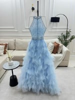 فستان مميز من التل بتطريز فاخر