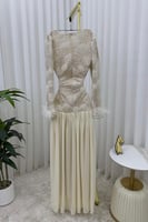 فستان سهرة سكري مزين بورود