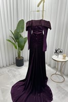 فستان ناعم من المخمل عاري الكتف