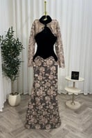 فستان اسود انيق مزين بورود