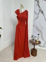 فستان بليسيه مميز باللون الاورنج