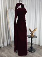 فستان سهرة عودي مزين بوردة