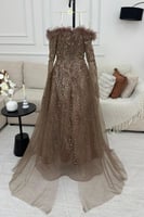 فستان مطرز مميز بريش