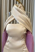 فستان انيق بأكمام منفصلة