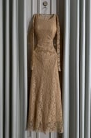 فستان ناعم بأكمام طويلة