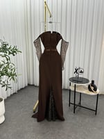 فستان سهرة بني بلمسات انيقة