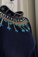 جلابية سوداء بتطريز مميز