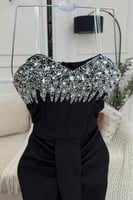 فستان اسود بنمط كورسيه مميز بكريستالات