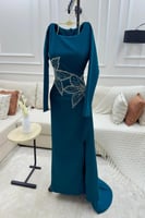 فستان ناعم بتطريز ورود