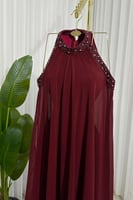 فستان برغاندي واسع بياقة عالية
