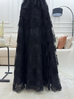 فستان اسود انيق بكتف واحد