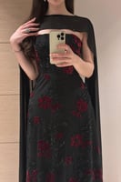 فستان سهرة اسود مزين بورود