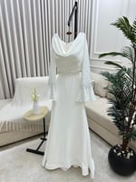 فستان ابيض طويل بتطريز انيق