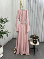 فستان وردي طويل ناعم مزين بلؤلؤ