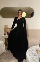 فستان سهرة ناعم بتصميم انيق