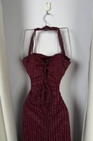 فستان سهرة عودي بتفاصيل مميزة