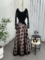 فستان اسود انيق مزين بدانتيل