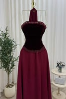 فستان سهرة عودي بتطريز ناعم