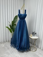 فستان بليسيه بقصة واسعة