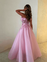 فستان انيق بقصة واسعة مميز بلمسات من الورود