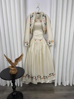 فستان بيج انيق بتطريز كمبيوتر