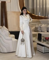 فستان انيق مزين بتطريز فاخر