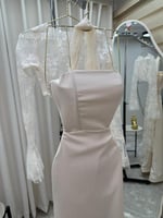 فستان ناعم بلمسات دانتيل